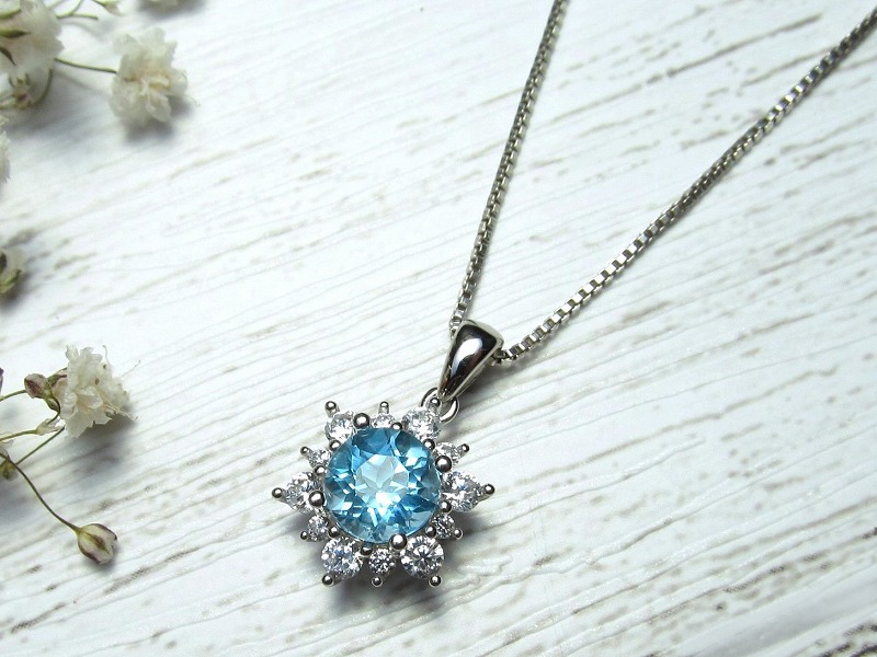 スイスブルートパーズ ペンダントトップ ブリリアントカット 石サイズ直径7mm 透明度抜群 爽やかなスカイブルー Silver925 ブラジル産