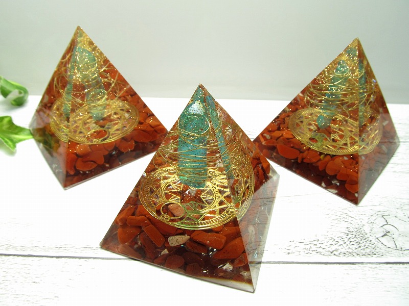 オルゴナイト ピラミッド アクアオーラ 高さ約6cm前後 運気上昇や精神的健康の増進 風水にも パワーストーン 天然石