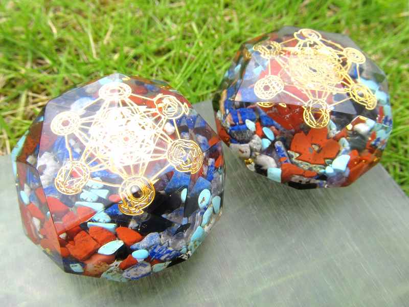 神聖幾何学系 多面体オルゴナイト ジャスパータンブル入り メタトロン MIXストーンさざれ 直径約5cm 運気上昇や精神的健康の増進 風水にも パワーストーン