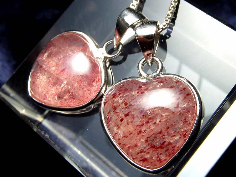 Sサイズ ピンクエピドートシスト ハート型 ペンダントトップ 1個売り 横幅約10mm 幸福感を得る石