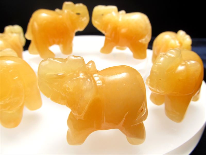 ミニサイズ アラゴナイト ゾウ 置物 重さ20g-30g前後 最大幅40mm前後 1個売り 象 ぞう ディスプレイ インテリアに つやつやイエロー パワーストーン 天然石