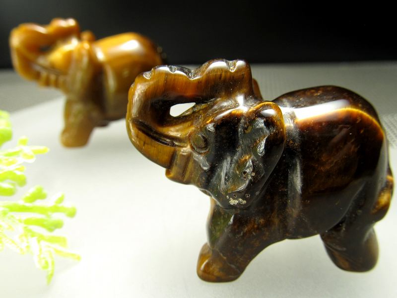 ミニサイズ タイガーアイ ゾウ 置物 重さ25g-35g前後 最大幅40mm前後 1個売り 象 ぞう ディスプレイ インテリアに パワーストーン 天然石