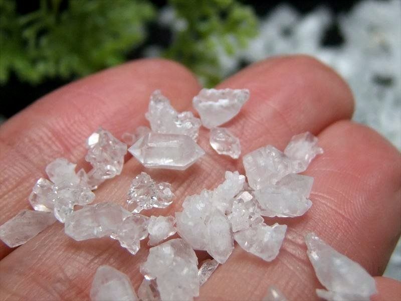 希少な天然ダブルポイント結晶 水晶ダブルポイント&カルサイト結晶詰め合わせ 200グラム入り 平均結晶サイズ5mm-10mm 小サイズ モロッコ産 sa-