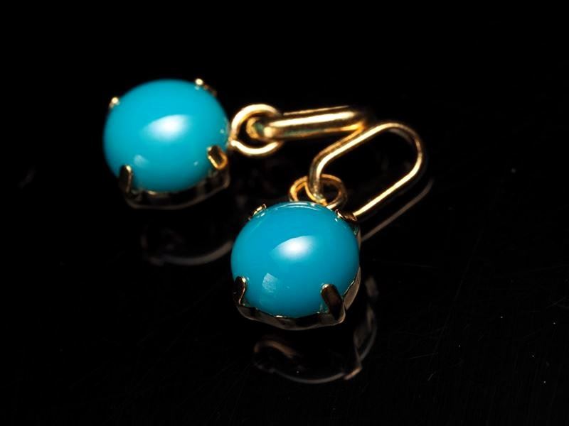 スリーピングビューティーターコイズ ペンダントトップ ぷっくりラウンド型 石サイズ縦約6mm前後 18金ゴールド ターコイズの最高峰 アリゾナの青い宝石