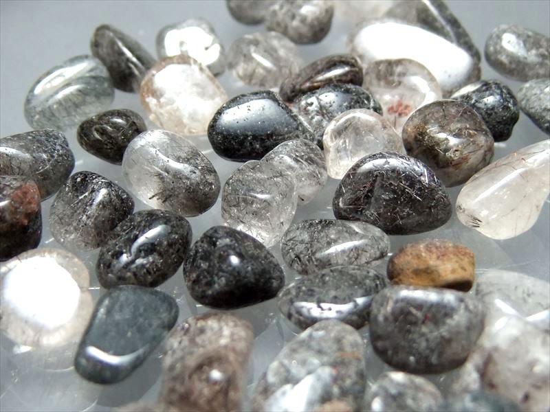 激レア・玄人好みの武骨タイプ ブラックルチル&ガーデンクォーツ さざれ石 200g 約4ミリ-17ミリ 勝ち運ルチル 針入り水晶さざれ パワーストーン ブラジル産