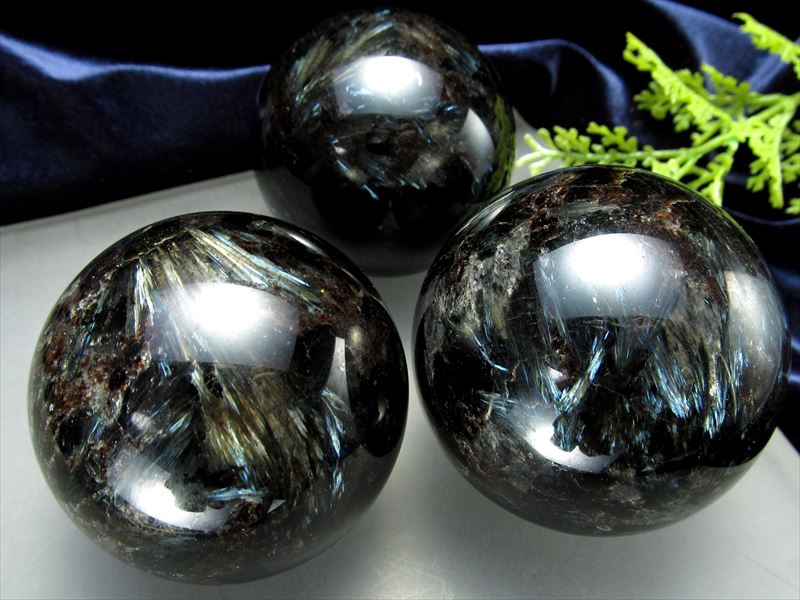 希少 ヌーマイト 丸玉 直径約44mm-46mm ブルー&ゴールドの輝き 太古の天然石 地球のエネルギーを司るパワーストーン グリーンランド パワーストーン 天然石