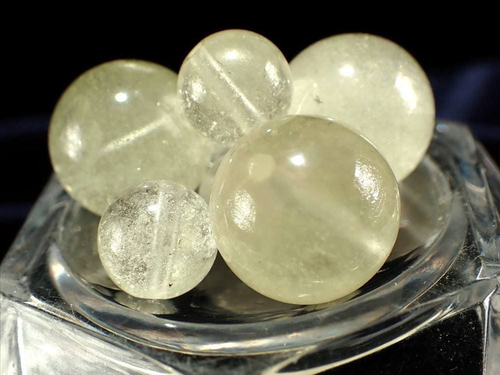 本物4A リビアングラス ビーズ石 粒売り 12mm-12.5mm 透明感あり 天然・隕石由来のインパクトガラス エジプトサハラ砂漠産