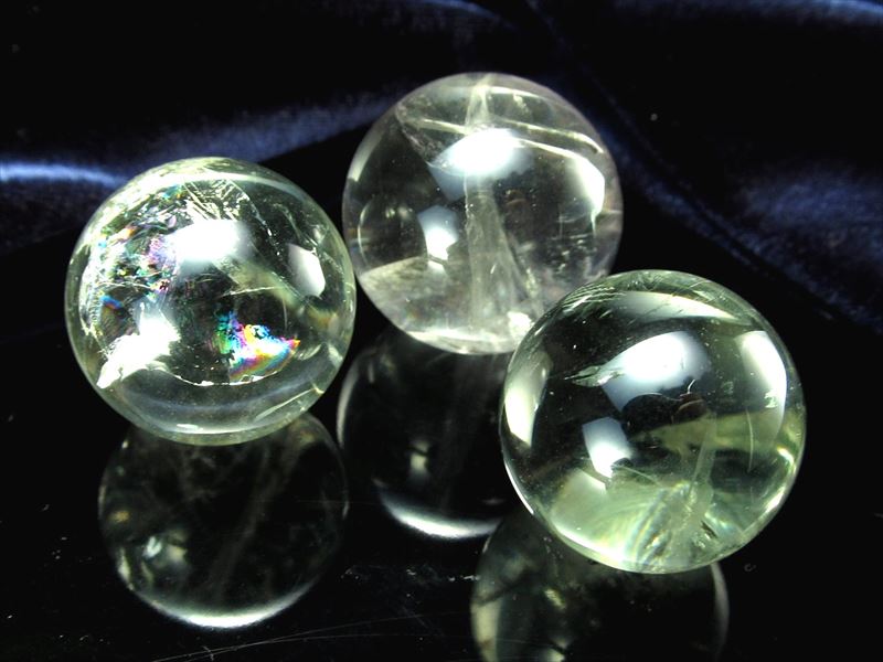 1個売り プラシオライト 緑水晶 丸玉 直径12m-14mm 透明グリーンアメジスト 手ごろな小さめサイズ 癒し・ストレス緩和の石 ブラジル産 omk ss-50