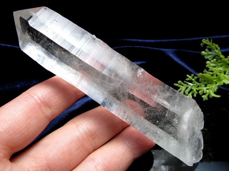 激レア セルフヒールド有り サインジ渓谷産 ヒマラヤ水晶レーザークォーツ 重さ約96g 最大幅106mm ギャランティカード付き 『地球最後の秘境』レーザーワンド