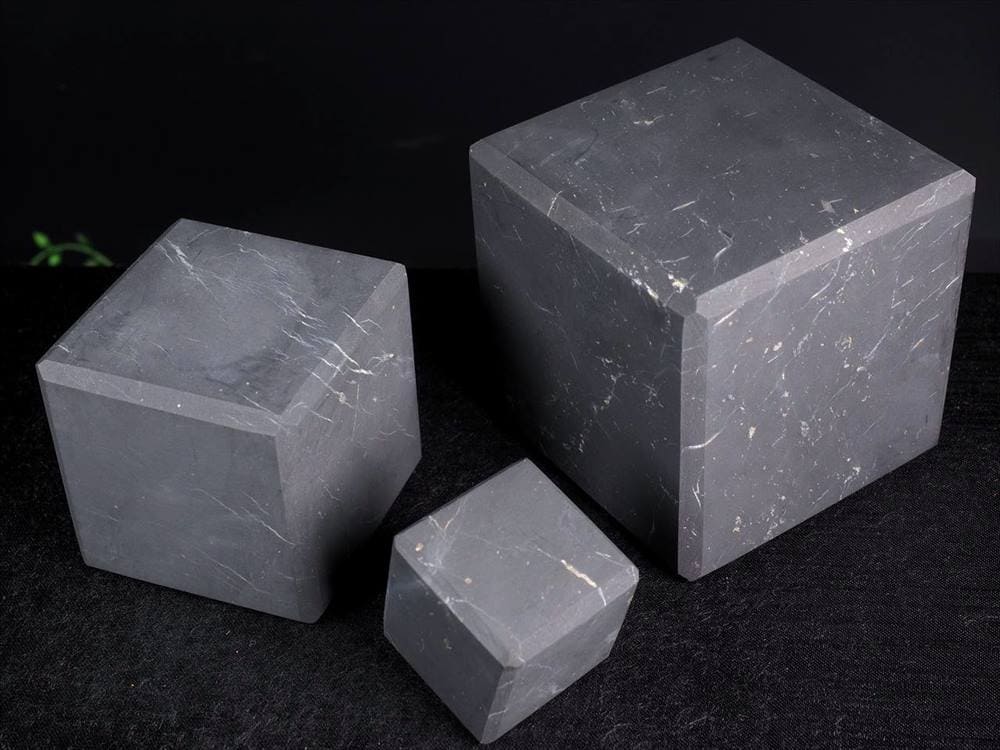 艶なしマットタイプ Mサイズシュンガイト シュンガ石 キューブ 幅約4cm-4.5cm 地球上で唯一の天然フラーレンを含む希少鉱物 カレリア共和国産 パワーストーン