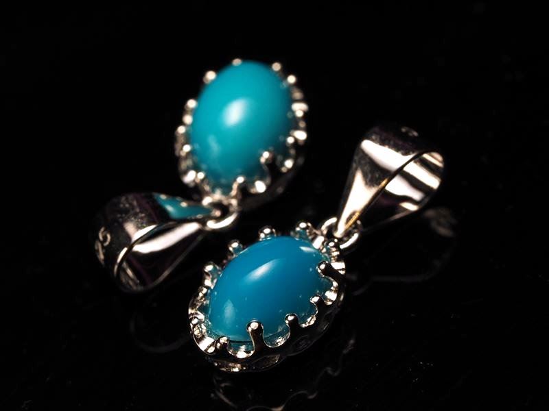 スリーピングビューティー ターコイズ ペンダントトップ オーバル 縦約7mm アリゾナの青い宝石 爽やかな空色 アリゾナ州スリーピングビューティー鉱山産