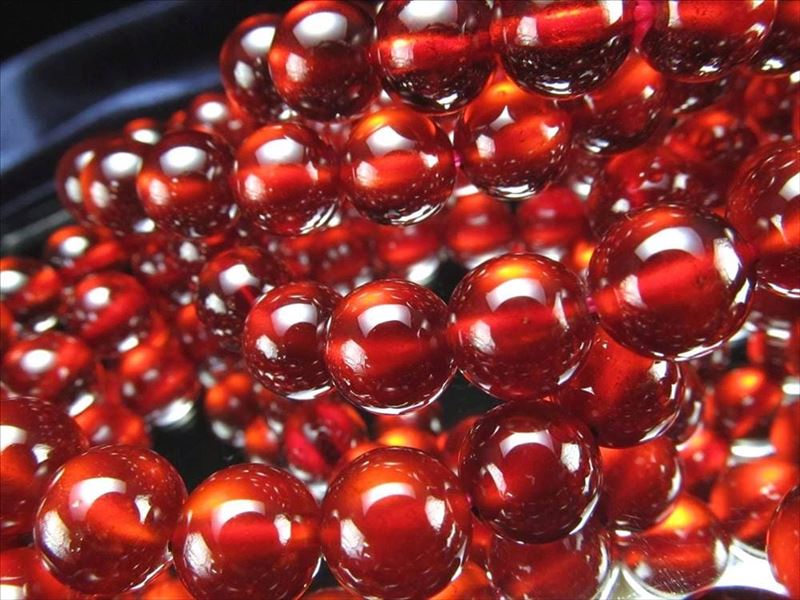 4A ヘソナイトガーネット ブレスレット 7.5mm-8mm×24珠前後 1月の誕生石 透明感抜群 鮮やか発色 実りの象徴 ヘソナイト スリランカ産