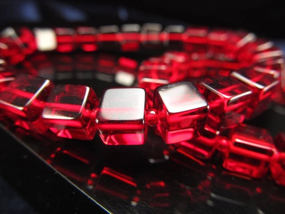 5A ルビーレッドアンバー ブレスレット キューブ型 幅約6mm-6.5mm 発色美しいリトアニアアンバー 希少入荷 極上透明 天然琥珀 天然琥珀 バルト海産