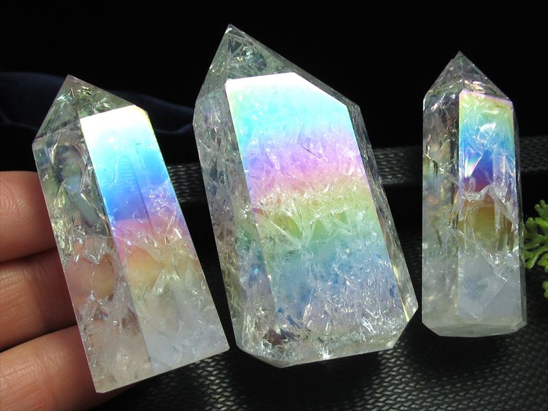 クラックコスモオーラ 天然水晶ポイント 六角柱 30g-50g 手ごろな小さめサイズ 大人気浄化アイテム キラキラレインボー 爆裂水晶 写真栄えするインテリアに