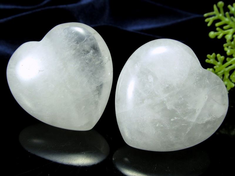 1個売り 龍神の吐く息 スノーホワイト水晶 ハート型 タンブル 幅約30mm お守りにも 透明感抜群 ぷっくり厚みのあるハート ブラジル産 パワーストーン 天然石