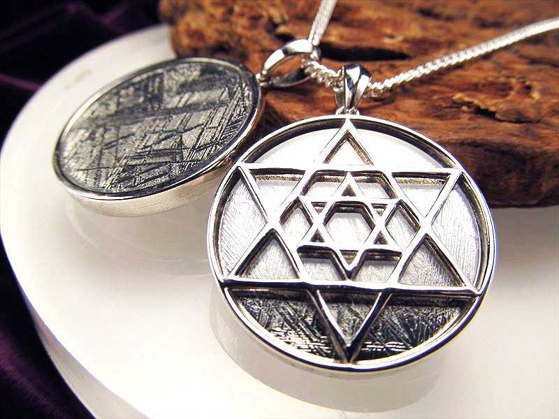 激安宣言 メタトロン・キューブ ギベオンペンダントトップ シルバーカラー Lサイズ 縦約27mm 1個売り SILVER925 メテオライト 隕石 ナミビア・ハルダブ州産