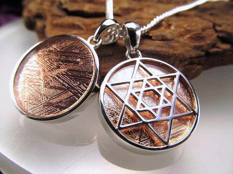 激安宣言 メタトロン・キューブ ギベオンペンダントトップ ピンクゴールドカラー Mサイズ 縦約20mm 1個売り SILVER925 メテオライト 隕石