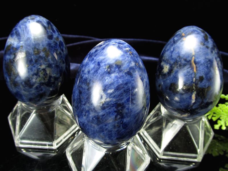 極上濃厚発色 ディープソーダライト エッグ 卵型 置物 1個売り サイズ 約50mm 重さ80-85g前後 つやつや光沢のある濃色ディープブルー