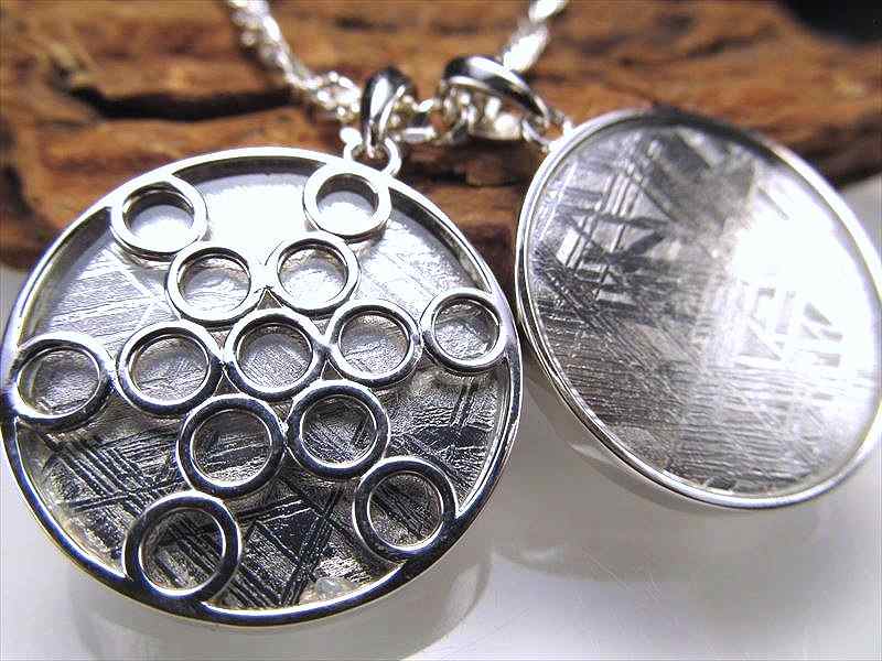 激安宣言 フルーツオブライフギベオンペンダントトップ SILVER925 縦約27mm 1個売り メテオライト 隕石 ナミビア・ハルダブ州産 geki-met2F26