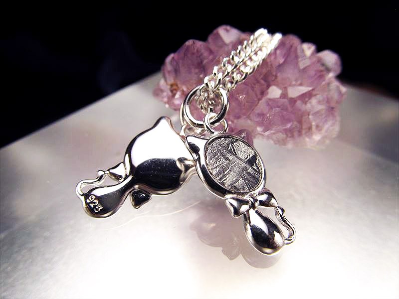 激安宣言 猫モチーフギベオン チャーム＆ペンダントトップ 最大幅約18.3mm 1個売りにゃんこモチーフ メテオライト 隕石 ナミビア・ハルダブ州産 geki-met2F7