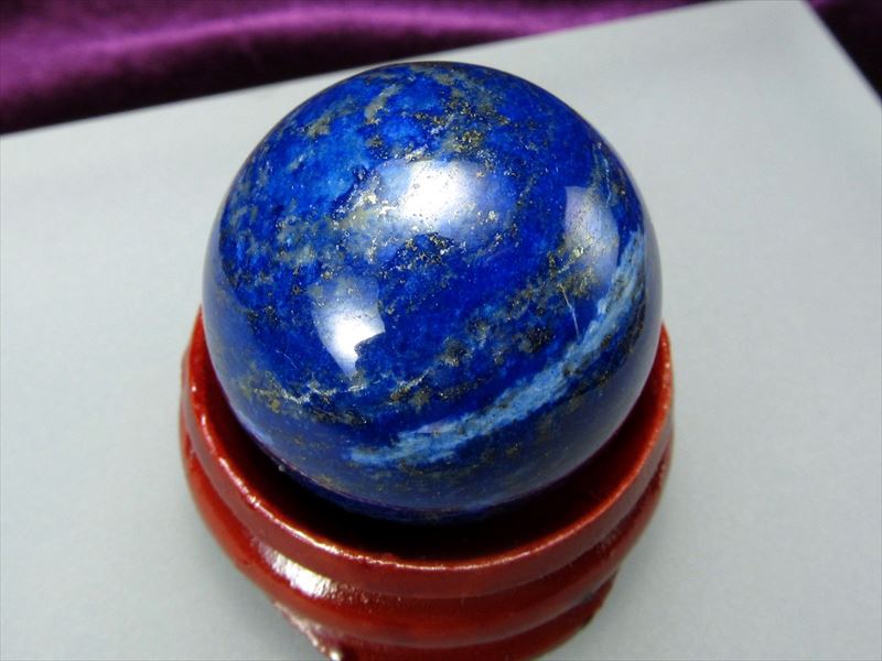 5A ミニサイズ ラピスラズリ 丸玉 木製台座付き 直径24.5mm 重さ23g つやつや光沢のある紺色 幸運を呼び寄せる ラピスラズリ 丸玉置物 一点もの