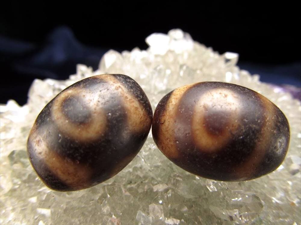 最高級 至純黒朱砂馬蹄痕 三眼天珠 さんがんてんじゅ 全長約20mm前後 1個売り 幸運招来・金運獲得・発財高揚・延命長寿 ころんと可愛いミニ天珠