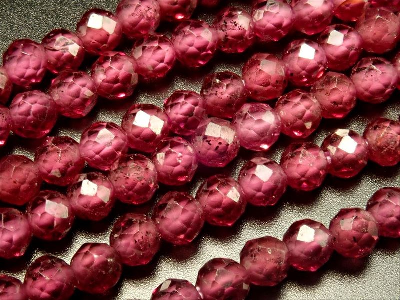 約2mm ロードライトガーネット カット 連 一連 約38cm-40cm 小サイズ 美麗ワインレッド ネックレスなどに パワーストーン 天然石