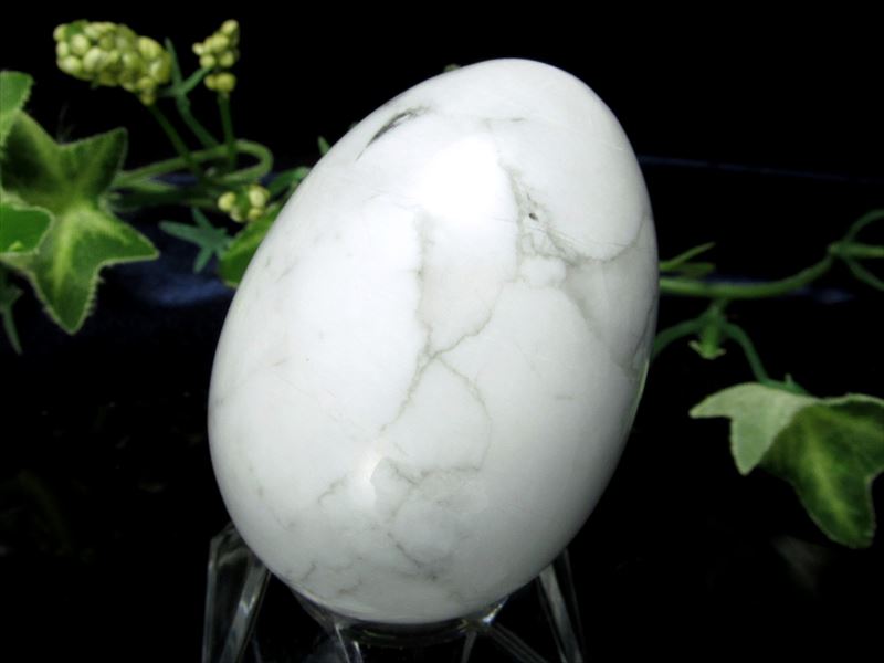 ハウライト エッグ型 置物 重さ約90-100g前後 高さ50mm前後 平穏と叡知の象徴 高い浄化作用 つやつや卵型原石 タマゴ パワーストーン 天然石