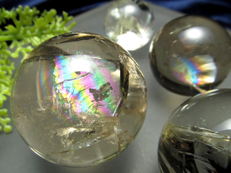 薄め 虹入り スモーキークォーツ 丸玉 人工虹 直径22mm-24mm 茶水晶 ブラジル産 パワーストーン 天然石