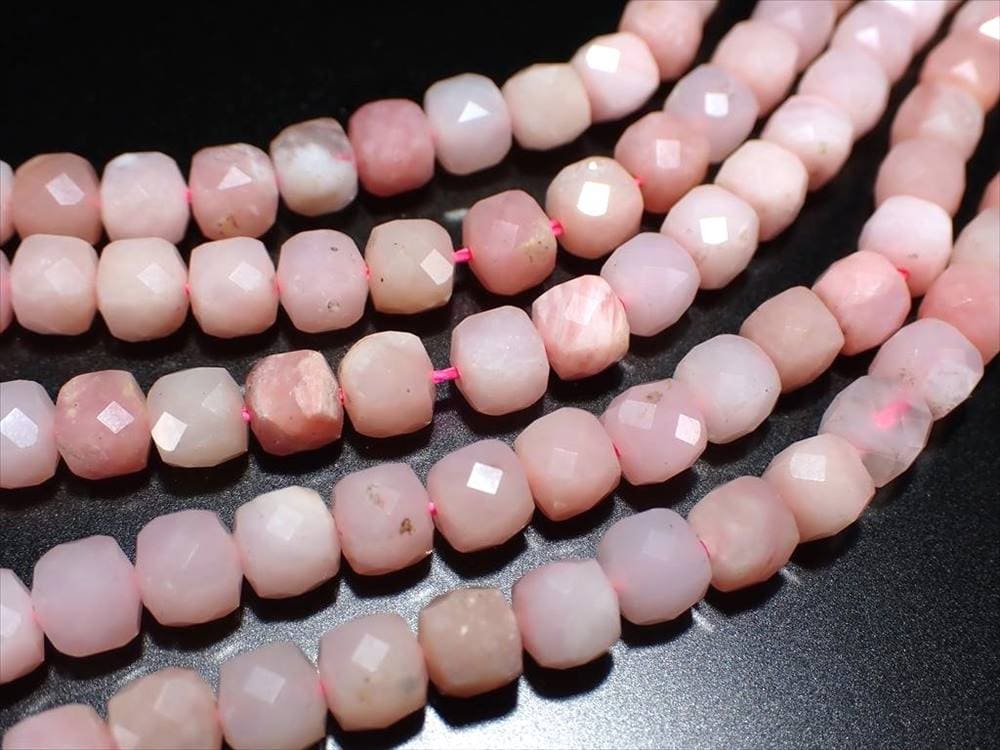 約5mm ピンクオパール キューブカット 連 約39cm キラキラキューブカット オーストラリア産 パワーストーン 天然石