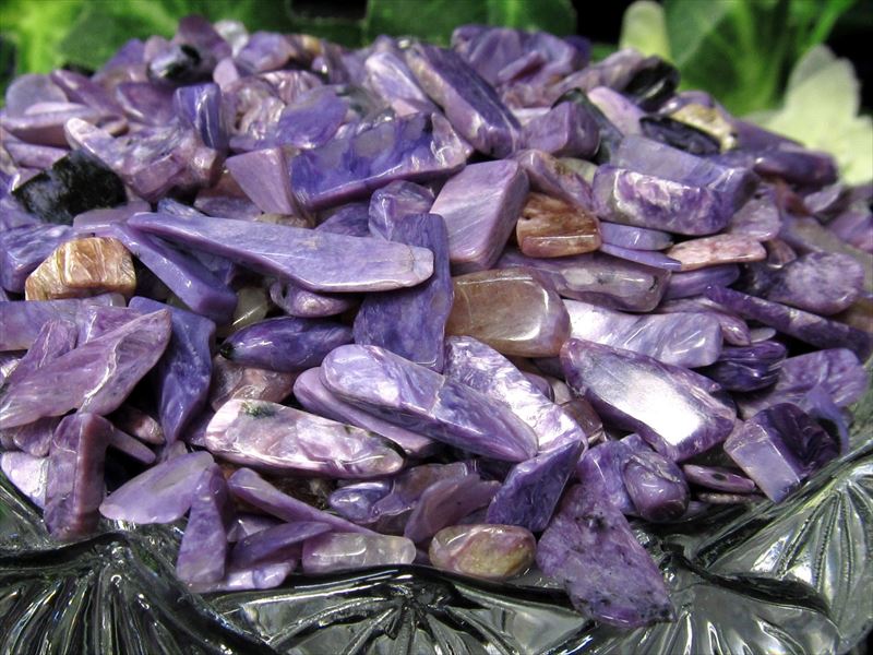 美麗パープル チャロアイトさざれ 100グラム 粒のサイズ 約5mm-15mm 世界三大ヒーリングストーン 鮮やかパープル ロシア産