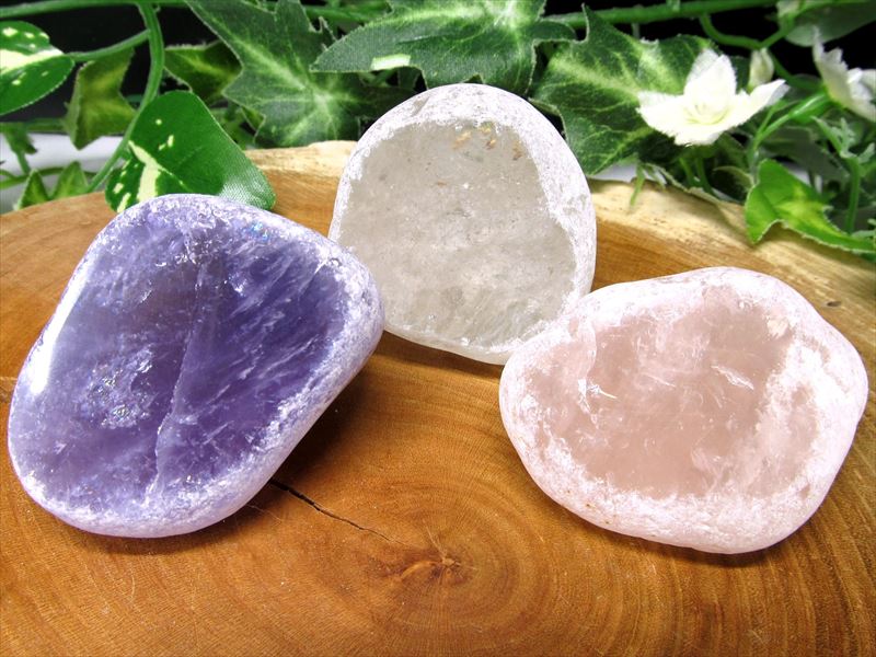 選べる3種類 一面カット原石 ウィンドウクォーツ 重さ約20g-40g 1個売り 浄化の水晶 恋愛運UPの紅水晶 愛の守護石紫水晶 川流れ水晶