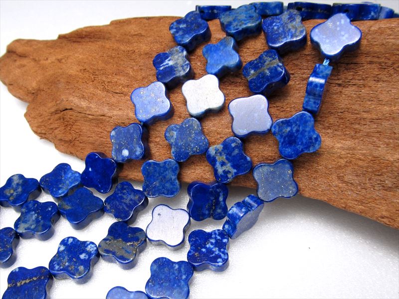約10mm珠 ラピスラズリ 青金石 花型 ビーズ 一連 約38-40cm 可愛らしいフラワー型 きらきらパイライト入り 幸運を招く石 アフガニスタン産 パワーストーン