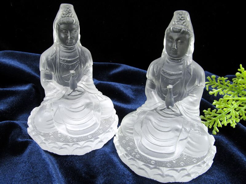 1個売り 白衣観音 置物 高さ8cm前後 重さ155g前後 かわいい手のひらサイズ 無病息災・除災招福・子宝安産のご利益 ガラス雑貨・ディスプレイグッズ