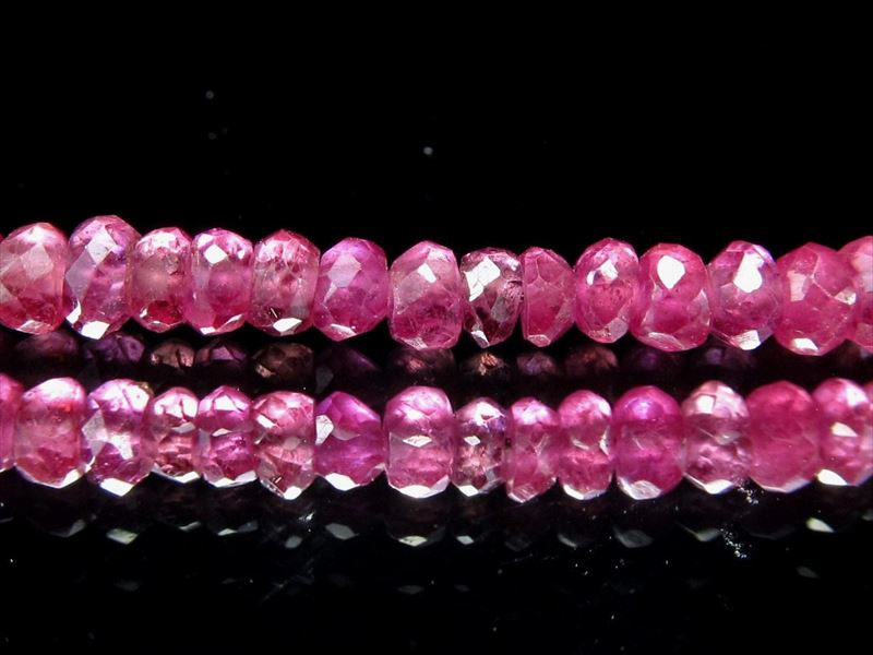超透明宝石質 ルビー ボタンカット ネックレス アジャスター付き 幅約3mm 長さ約40-45cm 金具カラー:ゴールド SILVER925 ミャンマー産