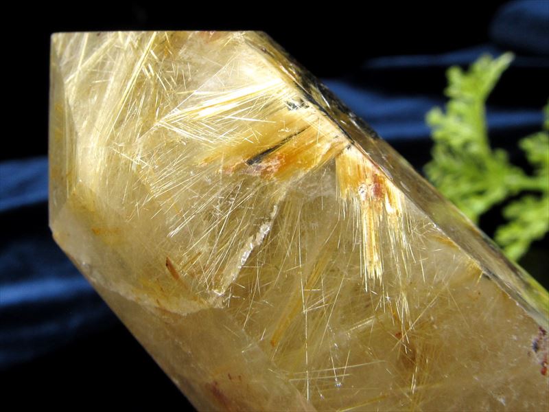 針たっぷり 母岩ヘマタイト付き ヘマタイト付き ゴールド ルチルクォーツ 水晶ポイント 高さ約62mm 重さ81g ルチルクォーツ 極上天然石 パワーストーン