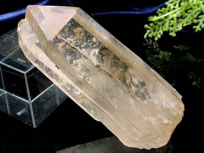 虹入り 超希少 レムリアの太陽 タンジェリン レムリアンシードクリスタル 単結晶 長さ約75mm 重さ約83g 古代の叡智を封じ込めた水晶