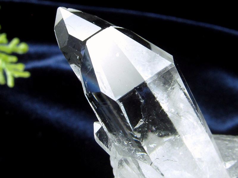 謎多き美麗クリスタル ゼッカ産 水晶クラスター ギャランティーカード付き 2個セット 合計の重さ39g 氷のように美しい水晶 純粋と浄化を象徴する石 一点もの