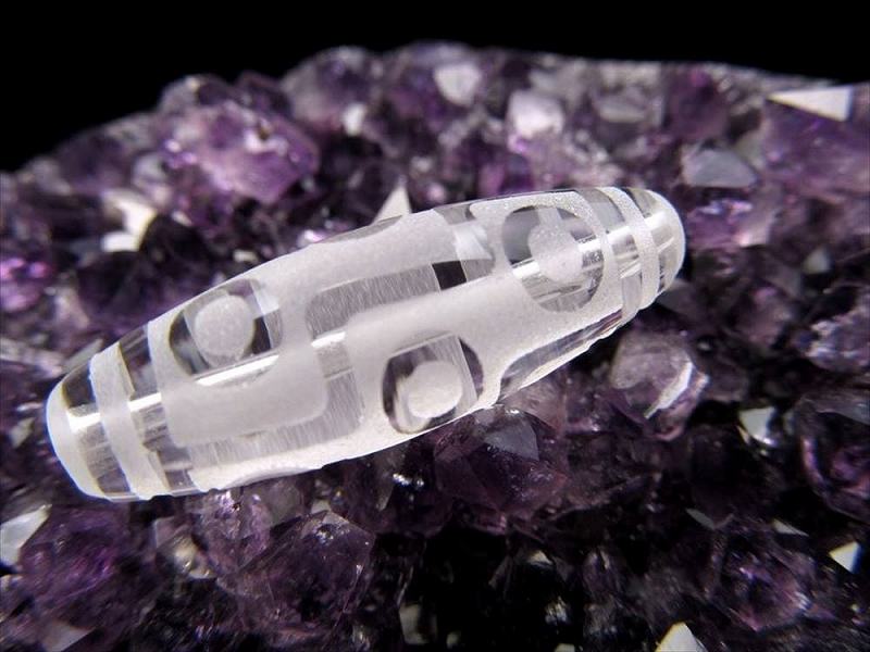 ミニサイズ水晶天珠 九眼天珠 くがんてんじゅ 最大長さ約28mm-30mm 1個売り 立身出世・願望実現・合格祈願・必勝祈願 クリスタル製 パワーストーン 天然石