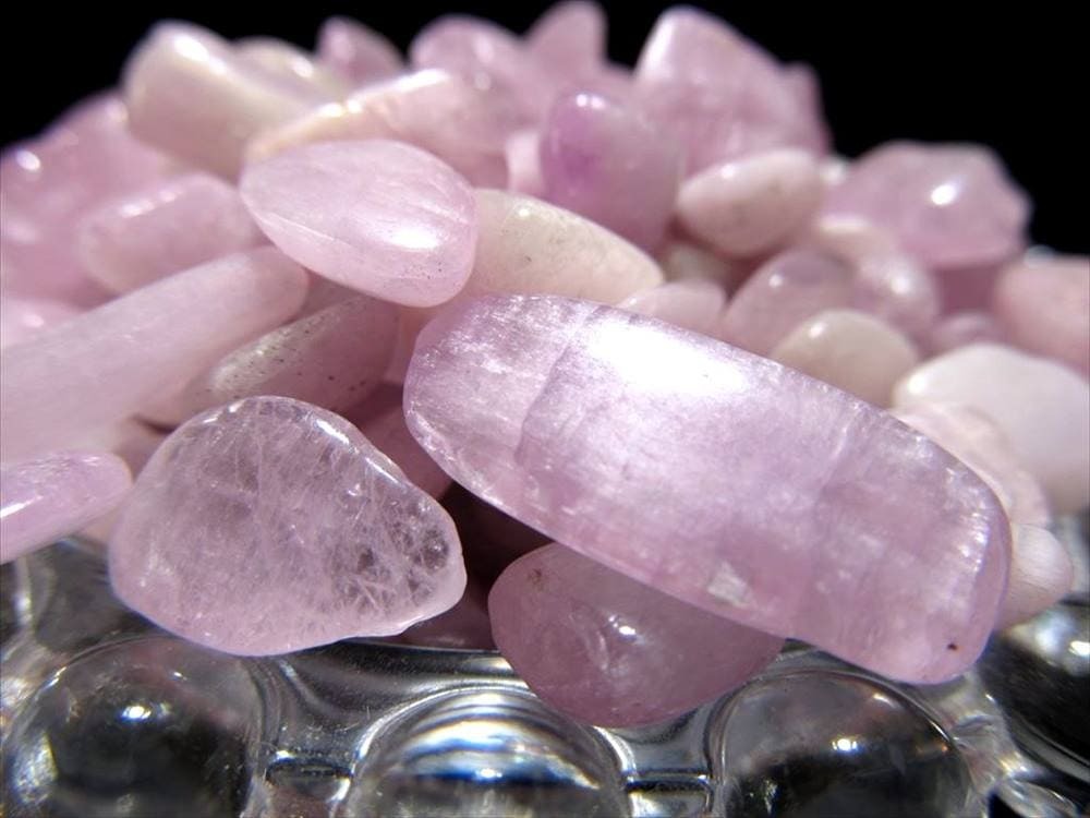 ミルキークンツァイトさざれ石 200グラム ブレスレット浄化用 約7ミリ-19ミリ リチア輝石サザレ ブラジル産 パワーストーン 天然石