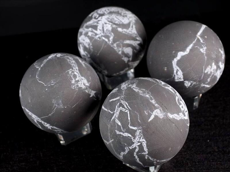 Sサイズ シュンガイト ノンポリッシュ 丸玉 直径約50mm-55mm 1個売り 地球上で唯一の天然フラーレンを含む希少鉱物