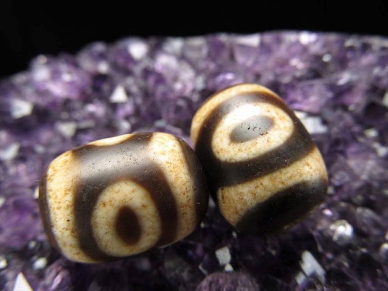 ミニ天珠 三眼天珠 さんがんてんじゅ 全長約17mm前後 1個売り 大人気サイズ限定入荷 チベット発祥の厄除け・開運お守り ころんと可愛いミニ天珠