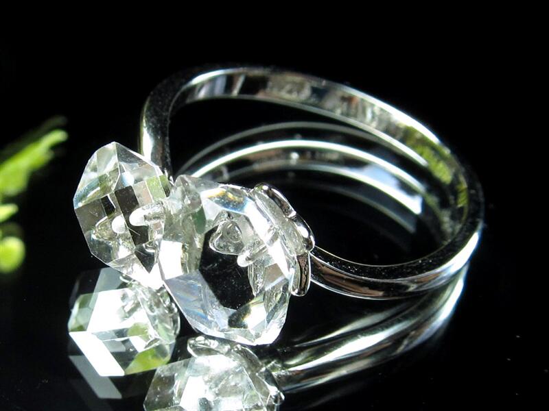 ハーキマーダイアモンド結晶原石 リング ダブルタイプ フリーサイズ 11号～ 結晶サイズ縦約6-8mm前後 サイズ調整可 大人気のニューヨーク産水晶 Silver925