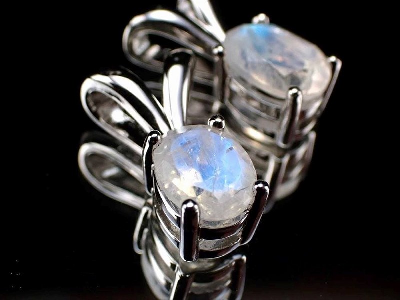 ブルームーンストーン ペンダントトップ オーバルカット 石サイズ縦約7.5mm 1個売り 月光を思わせる神秘的シラー 極上品質 SILVER925 インド産