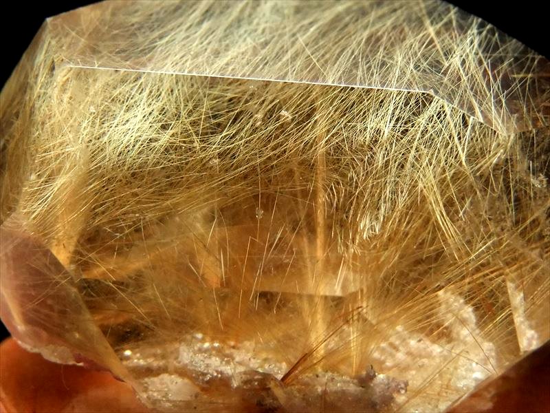 5A 超透明 ゴールド ルチルクォーツ 水晶ポイント 専用木製台付き 高さ約107mm 重さ約254g 激レア 針バランス良タイプ ギラギラ針 一点もの 動画あり