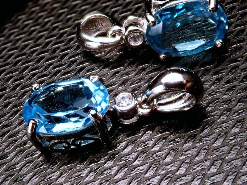 激安宣言 5A 超透明 スイスブルートパーズペンダントトップ オーバルカット型 石サイズ縦約9mm 1個売り ジルコニア付 シルバーカラー ブラジル産 geki-7070C22