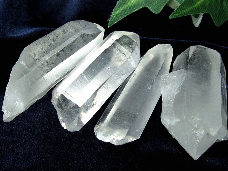 マダガスカル産 水晶 単結晶 詰め合わせ 100gパック売り 一袋約6-10個入り 両錐水晶 ダブルポイント 虹入り 貫入りも マダガスカル産 パワーストーン 天然石