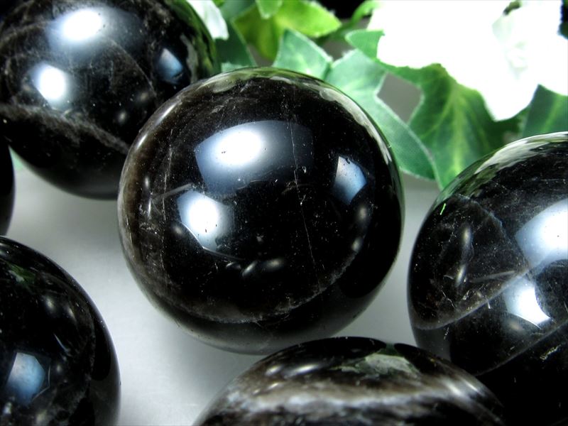 大人気 モリオンスフィア 2A 黒水晶 モリオン 丸玉 置物 直径約44mm-46mm 大人気丸玉 魔除け 厄除けの黒い水晶 チベット産 ma-s パワーストーン 天然石