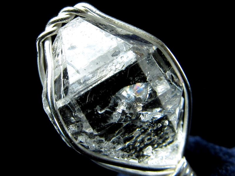 まるでダイヤモンドの輝き 虹入り ハーキマーダイアモンド 結晶原石 ワイヤーラップペンダントトップ 石サイズ縦約15mm 重さ2.3g ドリームクリスタル 1点物