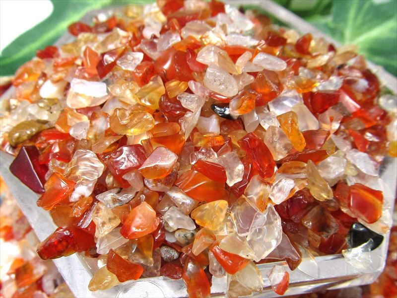 小粒タイプ MIXカーネリアン さざれ 200g 粒の大きさ 約3mm-10mm 運気向上の石 力強さや勇気を与える石 小粒タイプ レジン用 さざれ ブラジル産